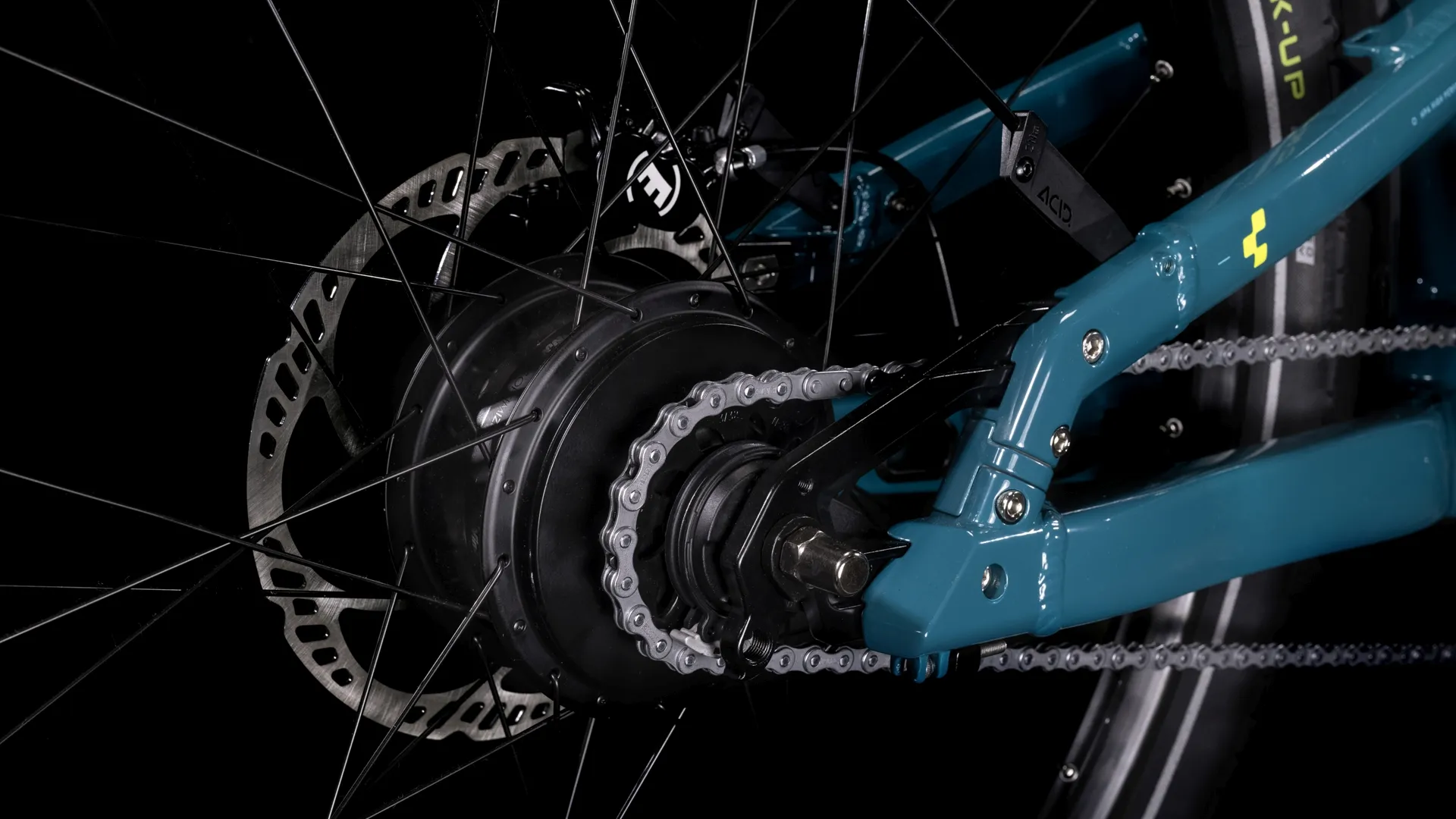Cube Cargo Hybrid 500 blue´n´lime - Image 6