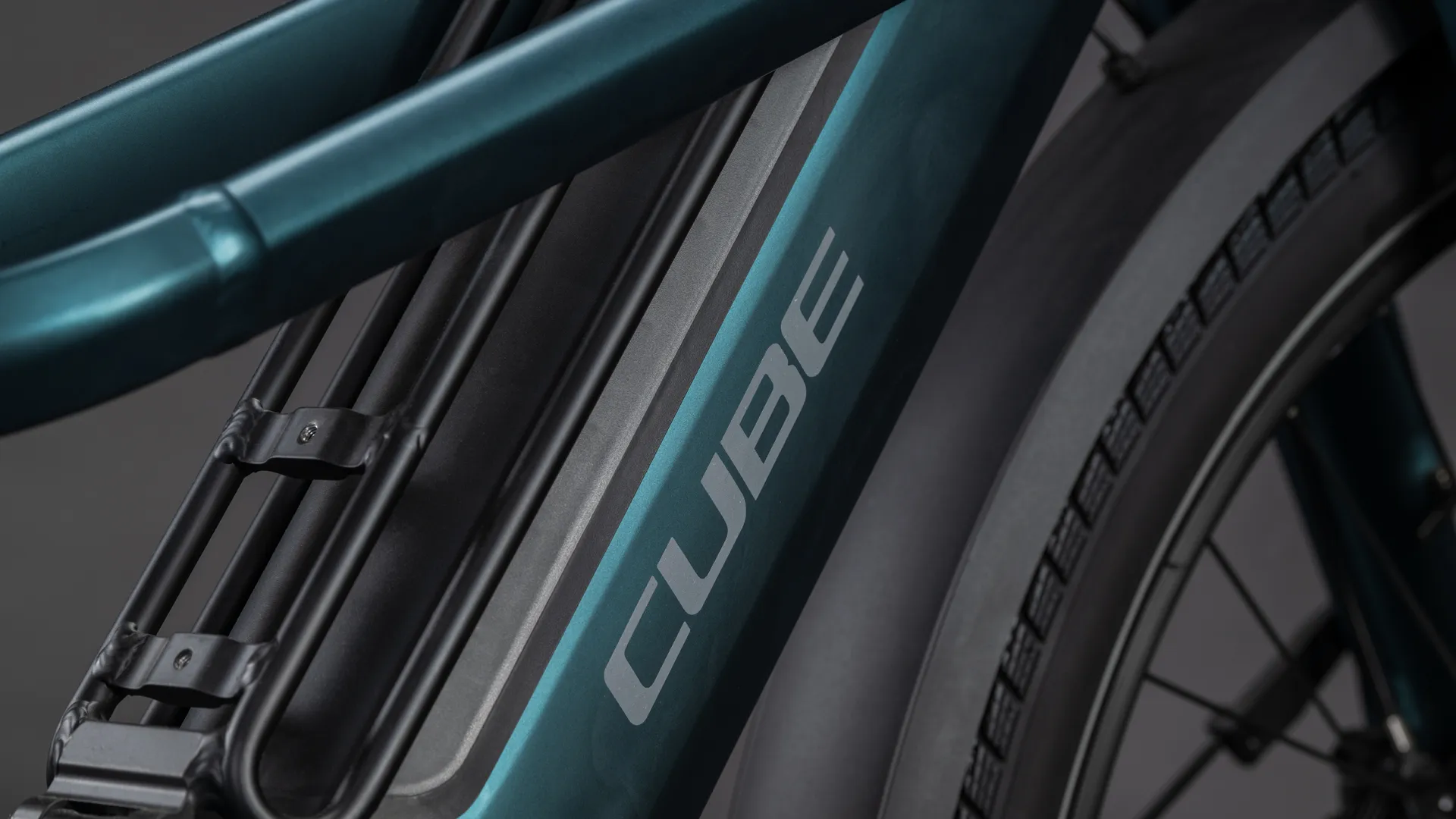 Cube Longtail Hybrid Family 800 royalgreen´n´black 2026 - Image 3