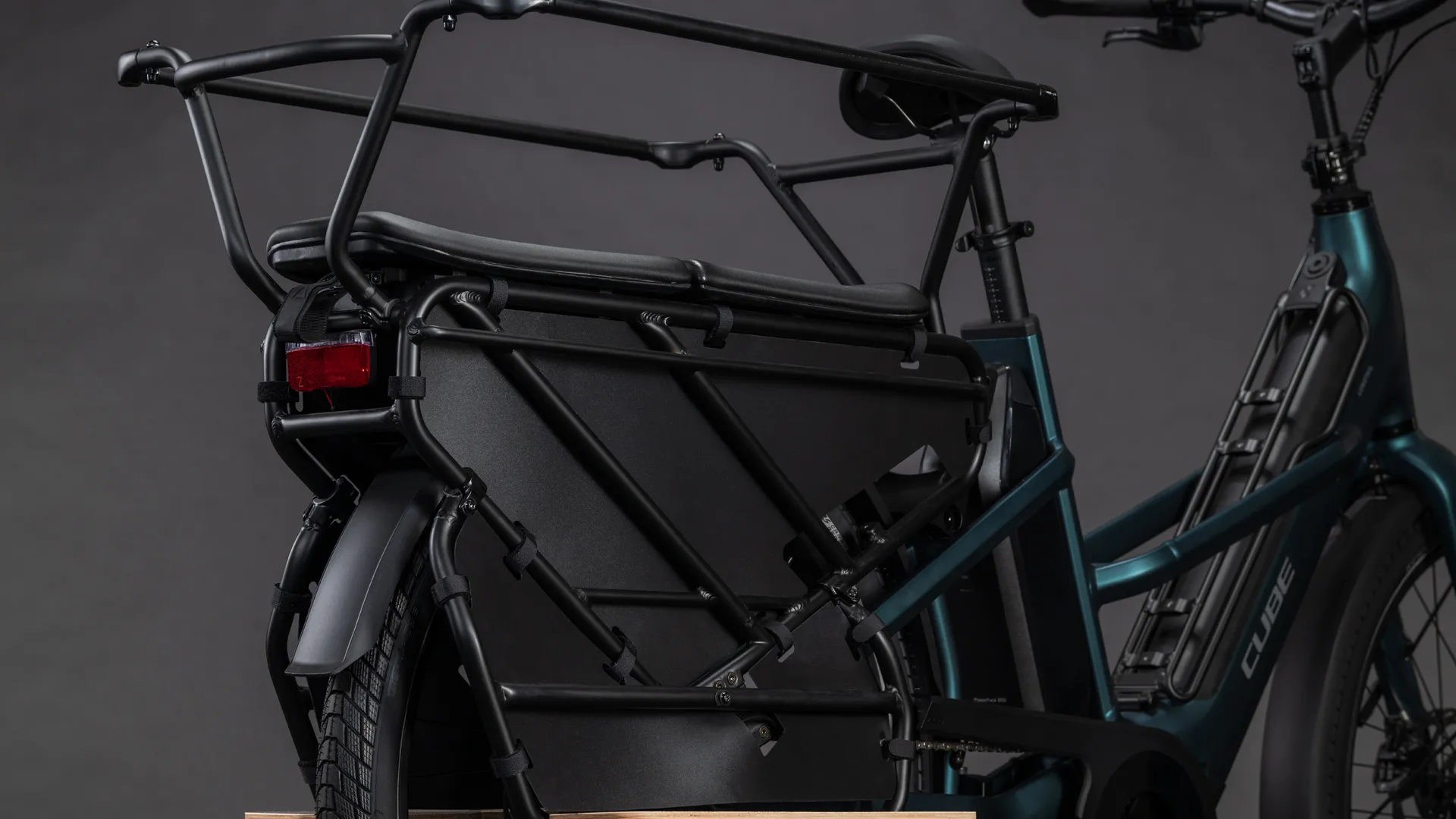 Cube Longtail Hybrid Family 800 royalgreen´n´black 2026 - Image 4